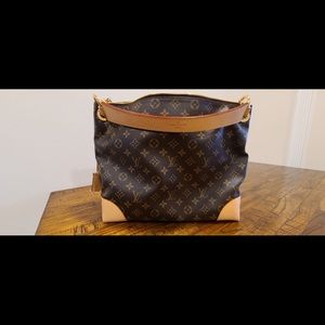 Like New Louis Vuitton Monogram Berri PM